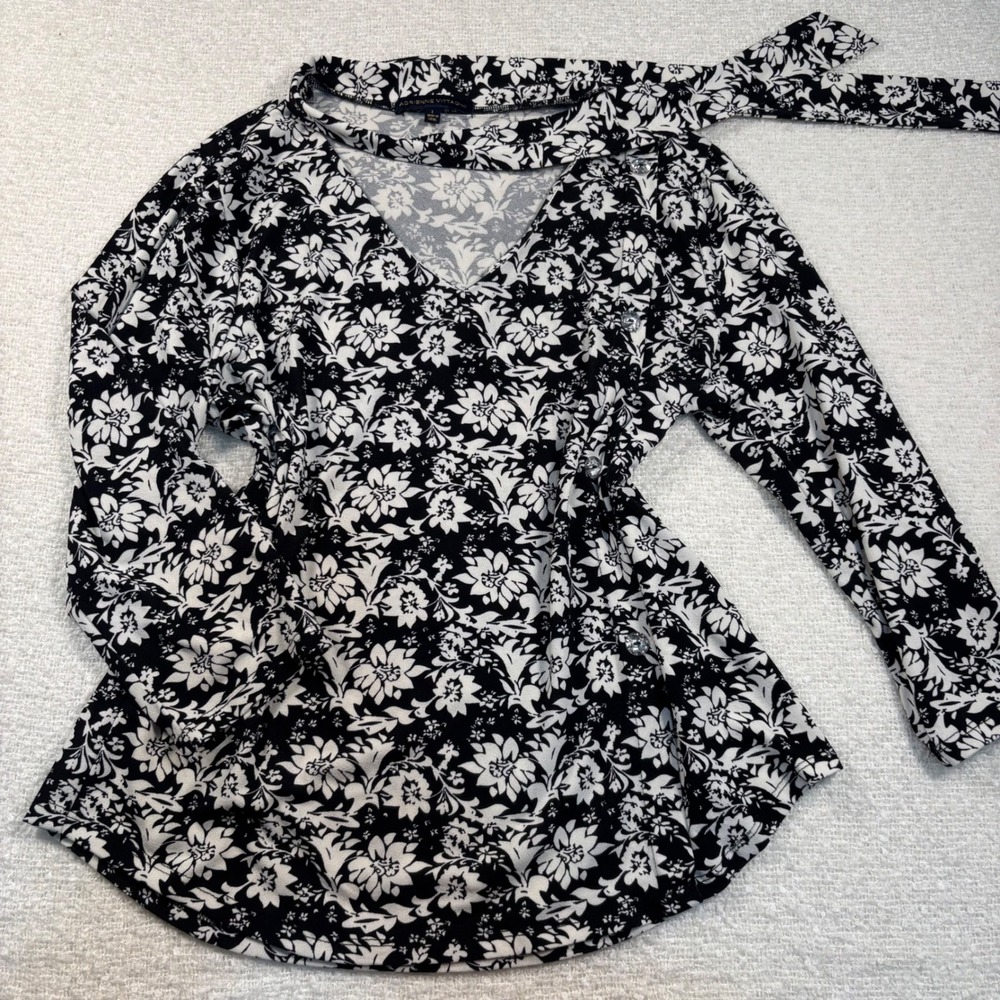 adrienne vittadini white black floral scarf blouse chic quiet luxury coquette - Picture 2 of 6